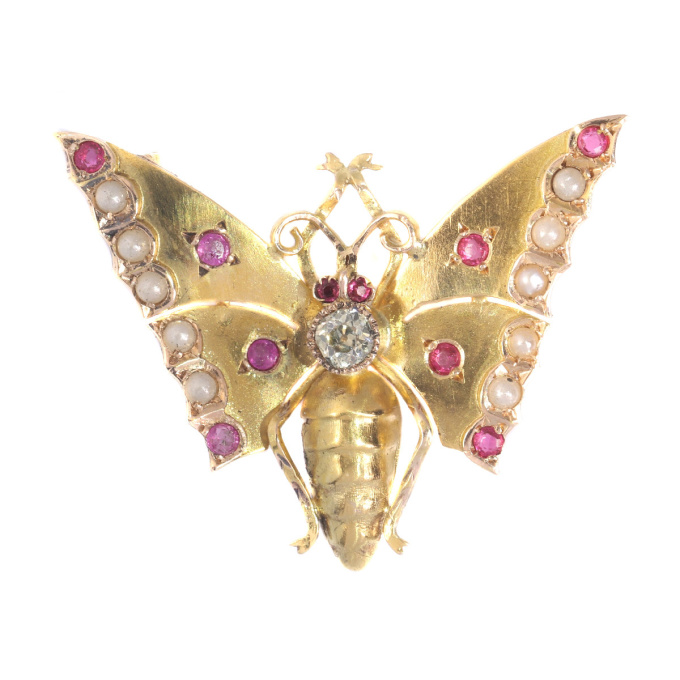 Antique gold Victorian butterfly brooch by Artista Desconocido