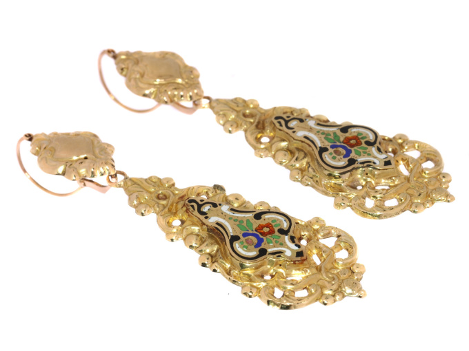 Antique Victorian gold dangle earrings with enamel by Artista Sconosciuto