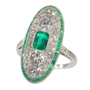 Genuine vintage Art Deco diamond and emerald engagement ring with high quality untreated Colombian emerald by Unbekannter Künstler