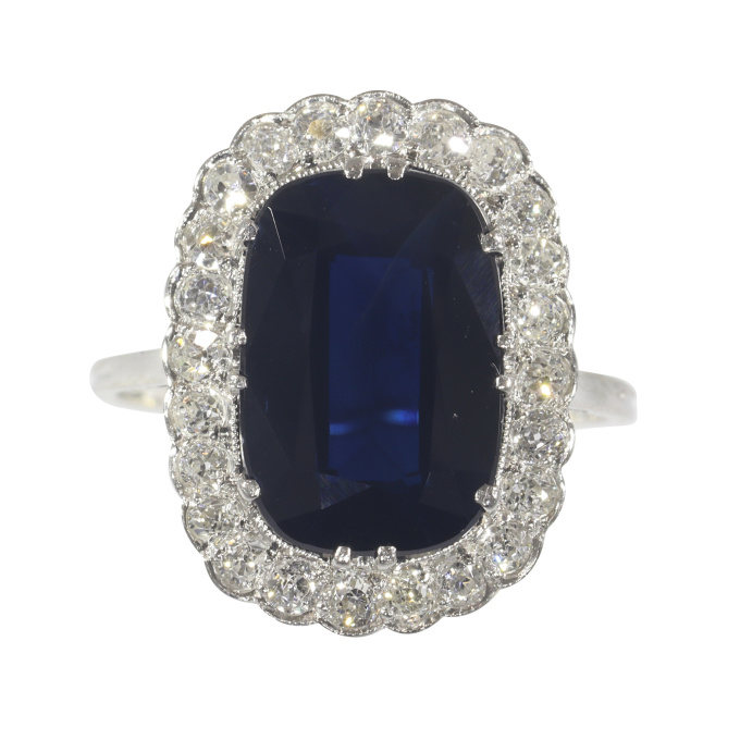 Vintage Art Deco diamond and sapphire so-called Lady Di engagement ring by Artista Desconocido