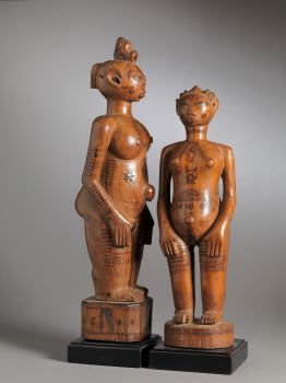 Couple Wooden Ancestors Sculptures with Scarifications, Zela People, DRC.  by Onbekende Kunstenaar