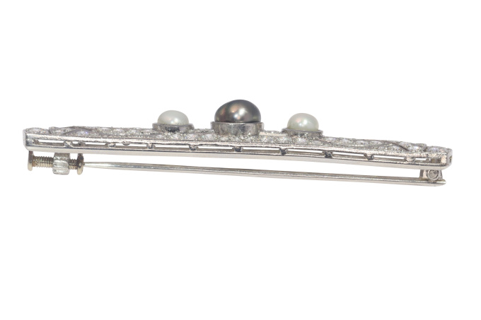 Vintage Fifties Art Deco platinum diamond bar brooch with pearls by Onbekende Kunstenaar