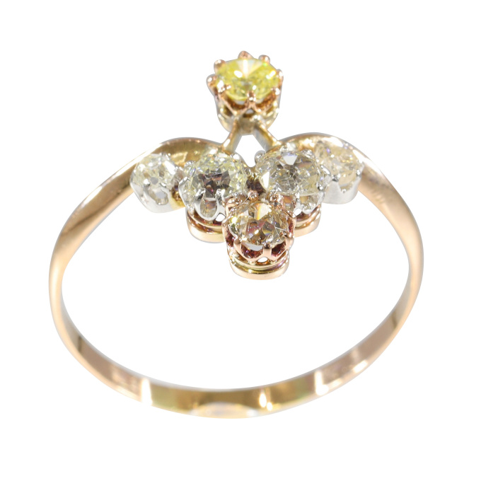 Vintage antique diamond engagement ring with fancy colour diamonds by Unknown artist