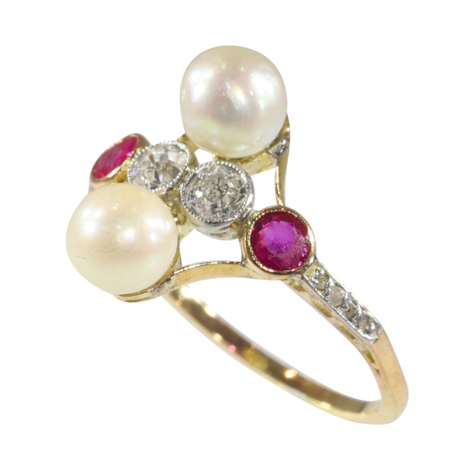 Vintage Art deco ring with diamonds rubies and pearls by Artista Desconhecido