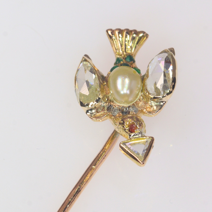 Antique stick pin flying dove with diamonds by Onbekende Kunstenaar