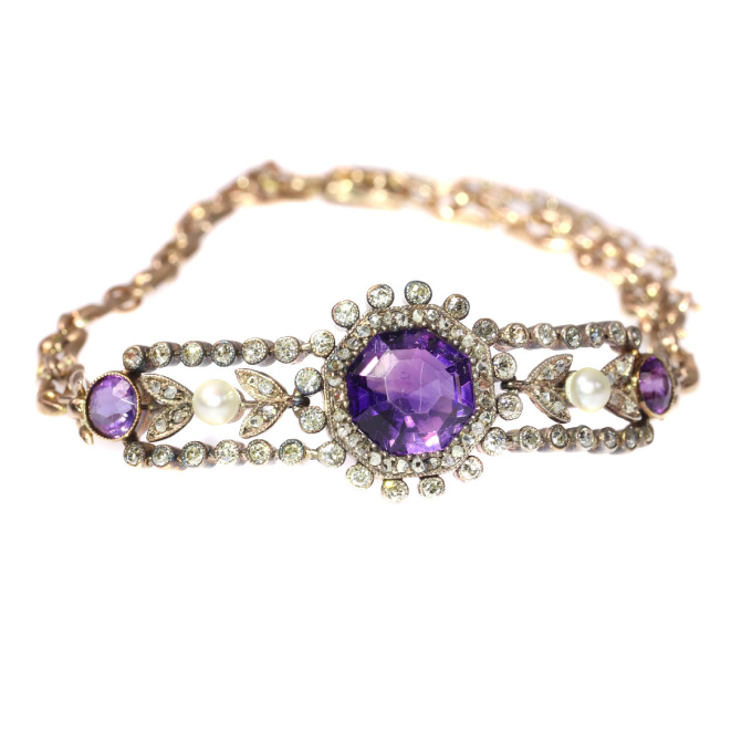 Antique gold bracelet with amethyst diamonds and pearls by Artista Sconosciuto