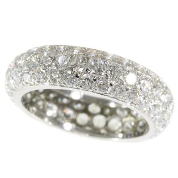 Vintage eternity band with over 5 crts of brilliant cut diamonds (90 stones!) by Artista Desconocido
