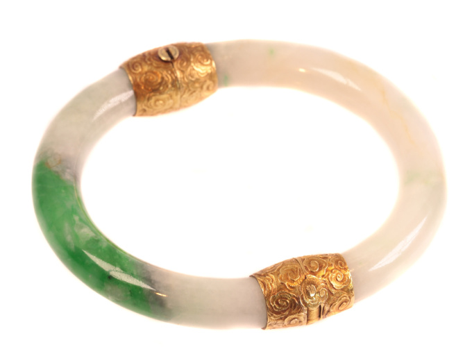 Victorian A-jade certified bangle with 18K gold closure and hinge by Artiste Inconnu