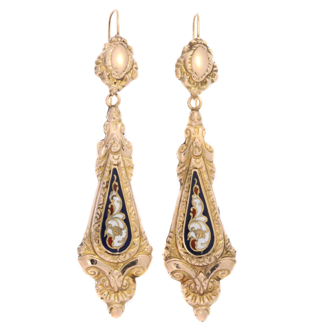 Antique gold dangle earrings with enamel Victorian era by Artista Desconocido