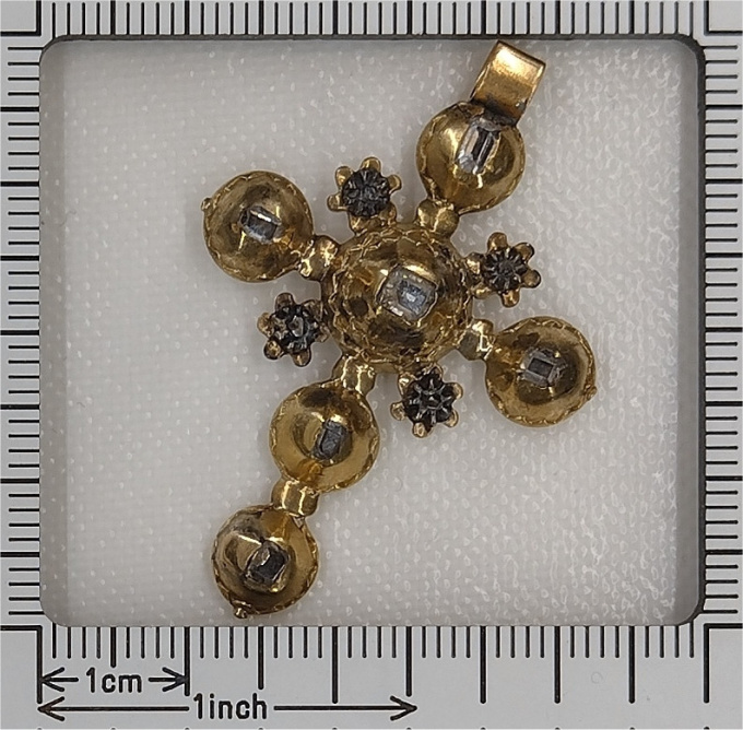 Antique Georgian gold diamond cross with table rose cut diamonds by Onbekende Kunstenaar