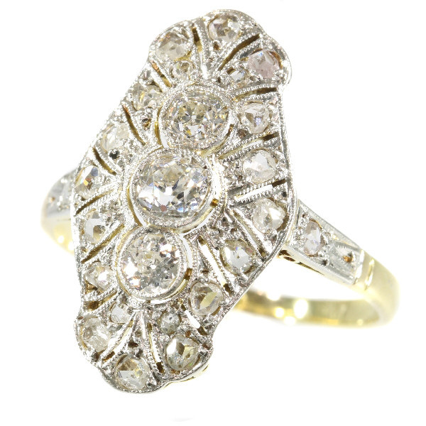 Genuine Vintage Art Deco diamond engagement ring by Unbekannter Künstler