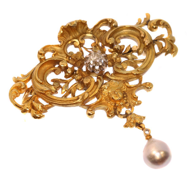 Aesthetic Victorian gold brooch pendant with angels head and diamond by Artista Desconhecido
