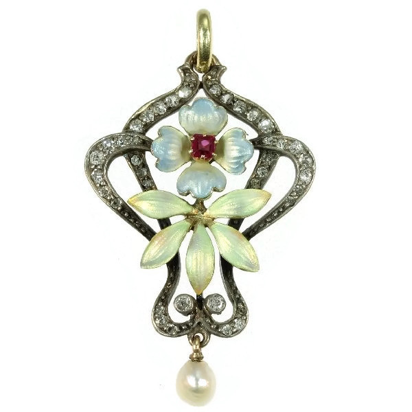 Austria-Hungarian late Victorian early Art Nouveau diamond and enamel pendant by Unbekannter Künstler