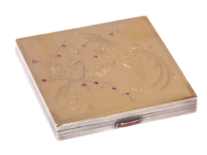 French silver nose powder box with interior mirror and gold and rubies decoration of birds of paradise by Artista Sconosciuto