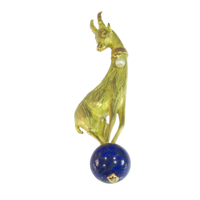 Vintage Seventies 18K gold chamois brooch on lapis lazuli sphere by Onbekende Kunstenaar