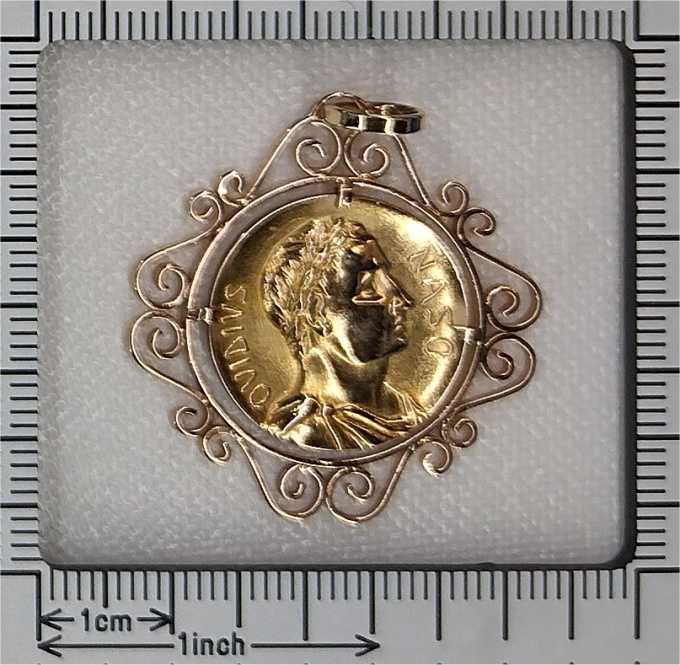 Antique gold medal with the face of Ovid, one of the three canonical poets of Latin literature by Artista Sconosciuto