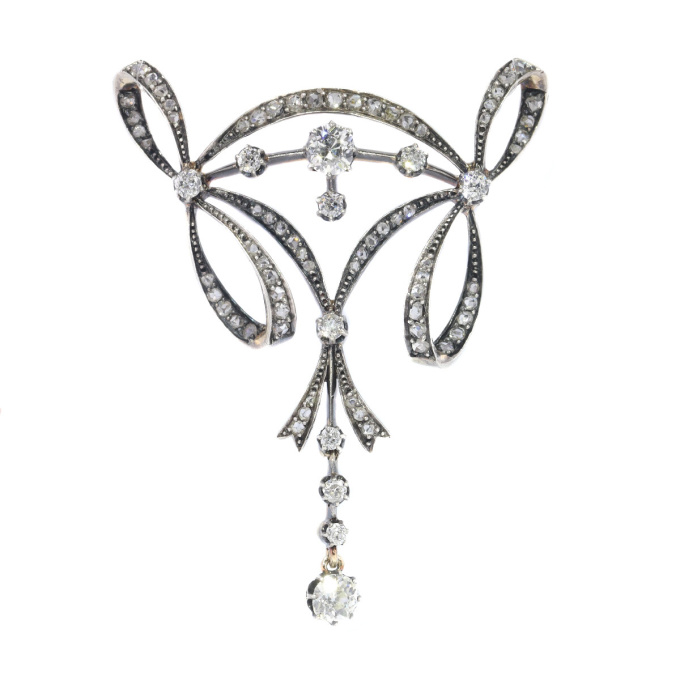 Most elegant Belle Epoque diamond pendant brooch by Artista Desconhecido