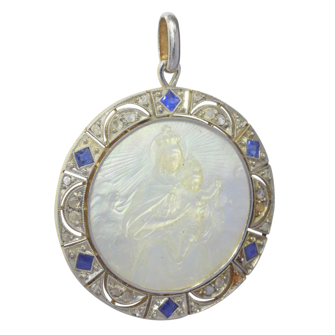 Vintage 1920's Edwardian - Art Deco diamond and sapphire Mother Mary and baby Jesus medal by Onbekende Kunstenaar