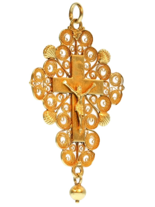 Antique gold French Rococo cross in filigree from around the French Revolution by Artista Desconocido