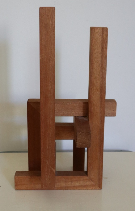 Constructivistic wooden sculpture by Onbekende Kunstenaar