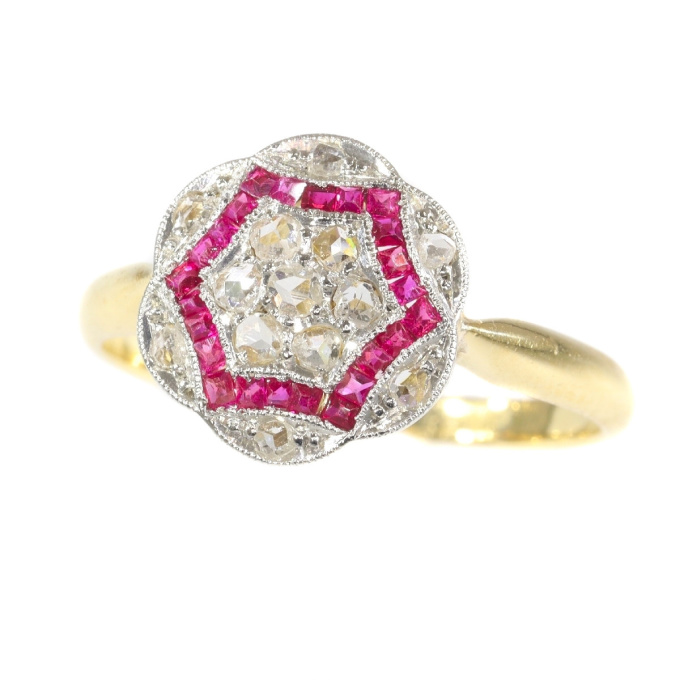 Vintage Art Deco diamond and ruby engagement ring by Onbekende Kunstenaar