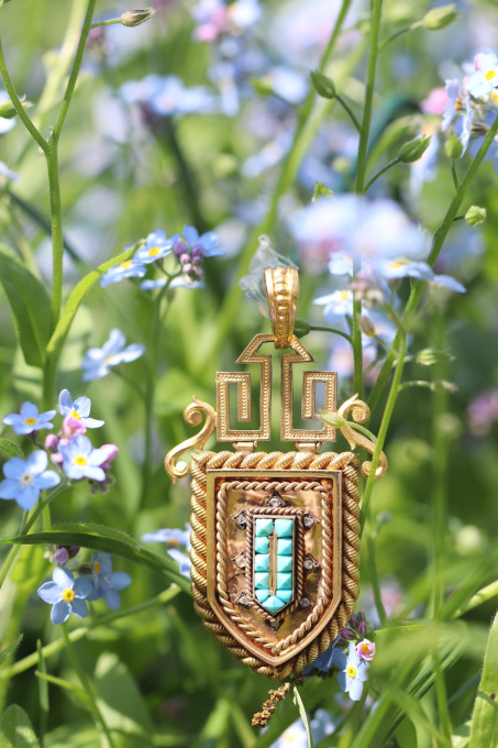 French Victorian gold locket with turquoise and rose cut diamonds by Artista Desconocido