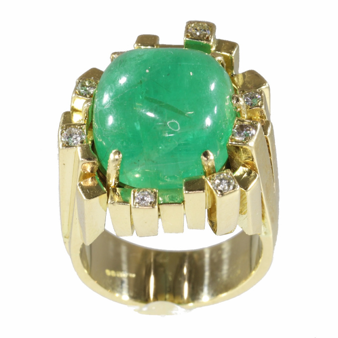 Vintage Seventies Modernistic Artist Design ring with large emerald and diamonds by Unknown artist