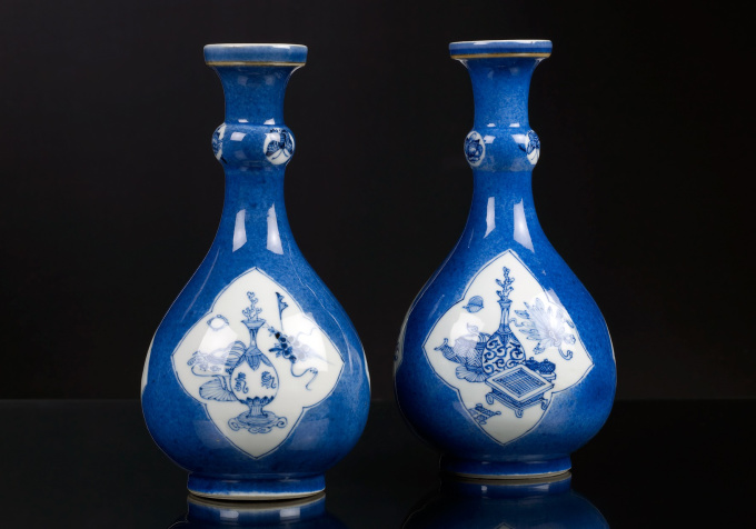 Pair of Poudre Bleu Vases, China by Artista Sconosciuto