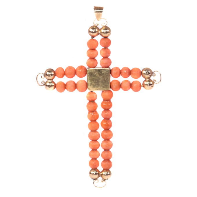 Antique Victorian 18K pink gold cross with blood coral beads by Artista Desconocido