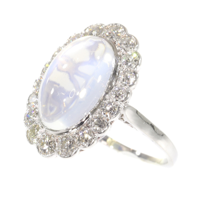 Vintage platinum diamond ring with magnificent moonstone by Artista Sconosciuto