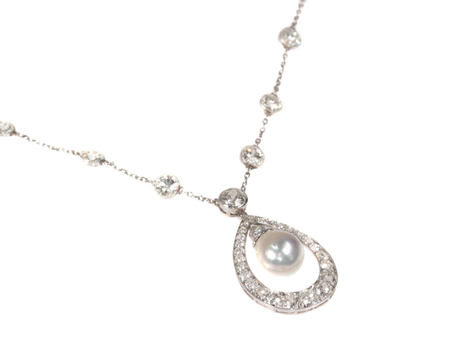 Platinum Art Deco diamond necklace with natural drop pearl of 7 crts by Unknown artist