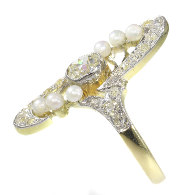 Magnificent Art Nouveau diamond and pearl ring by Artista Desconhecido