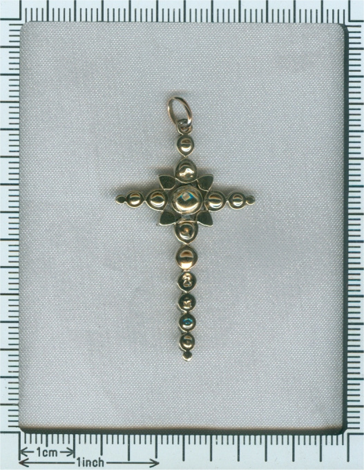 Victorian rose cut diamond cross pendant by Onbekende Kunstenaar