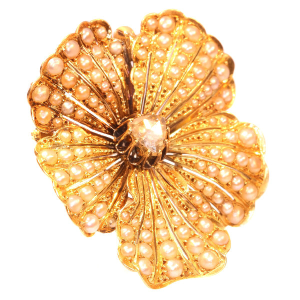 Antique gold pansy pendant and brooch symbol of love and remembrance. by Artista Sconosciuto