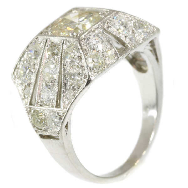 Sparkling Art Deco 3.78 crt diamond cocktail engagement ring by Onbekende Kunstenaar
