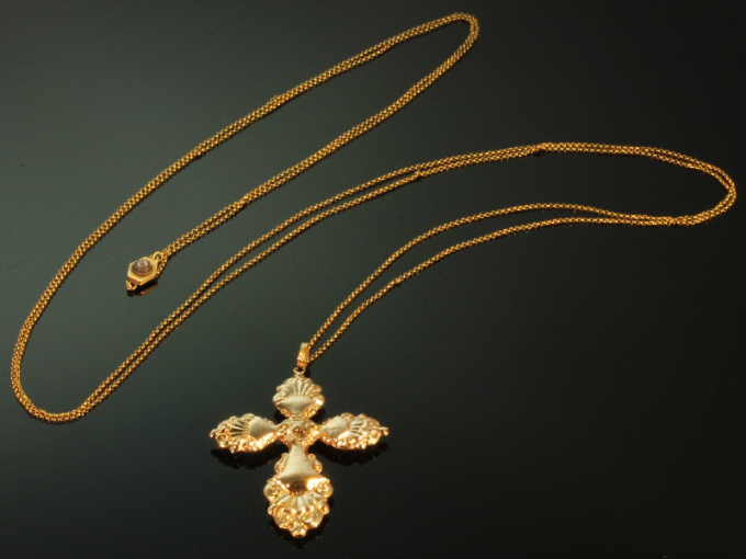 Antique cross pendant with extraordinary long antique gold chain by Unknown Artist