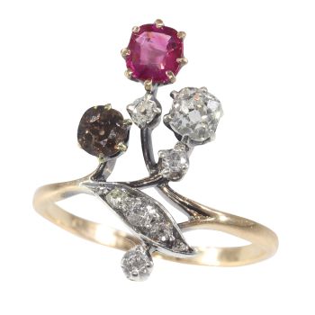 Vintage antique gold ring with fancy colour diamond, natural ruby and old mine cut diamonds by Unknown artist