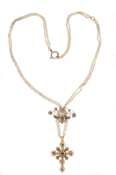 18th Century gold and diamond cross on necklace with table rose cut diamonds by Artista Sconosciuto