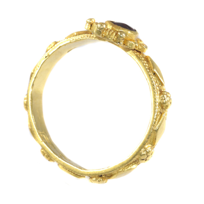 Late Baroque gold garnet ring hallmarked Amsterdam 1692 by Unknown artist