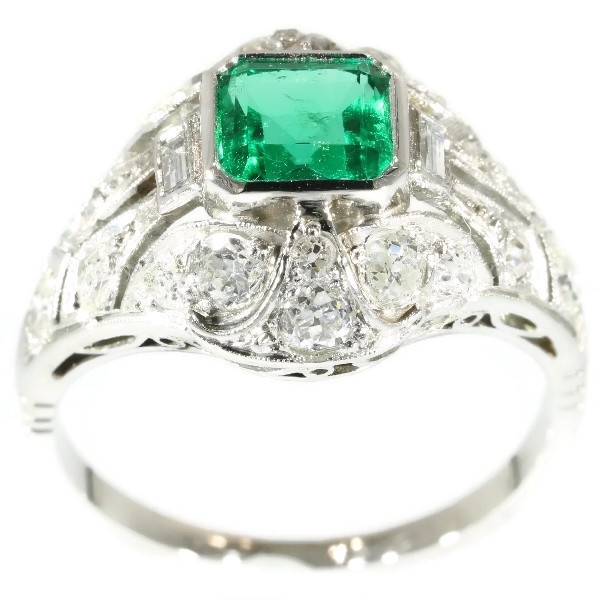 Platinum estate diamond engagement ring with truly magnificent Colombian emerald by Artista Desconocido