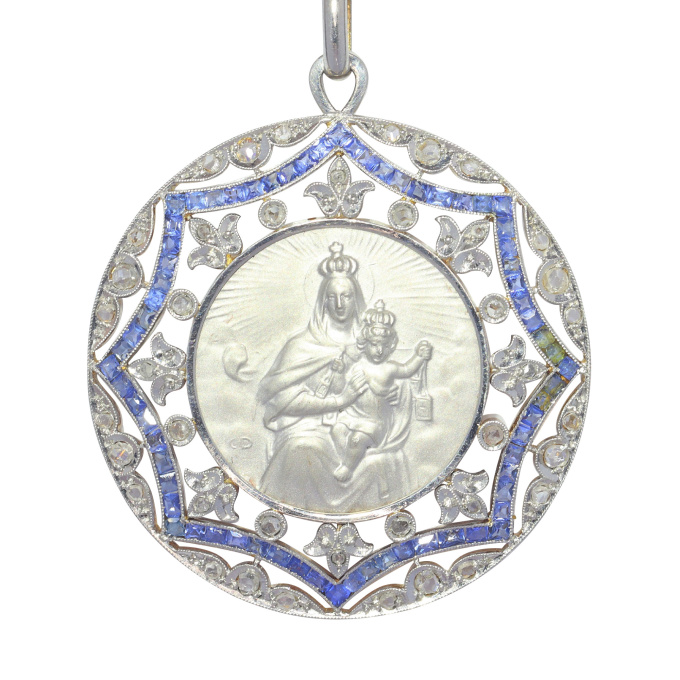 Vintage 1920's Edwardian - Art Deco diamond and sapphire medal Mother Mary and baby Jesus by Onbekende Kunstenaar