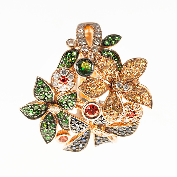 Flower ring with sapphires and diamonds by Onbekende Kunstenaar