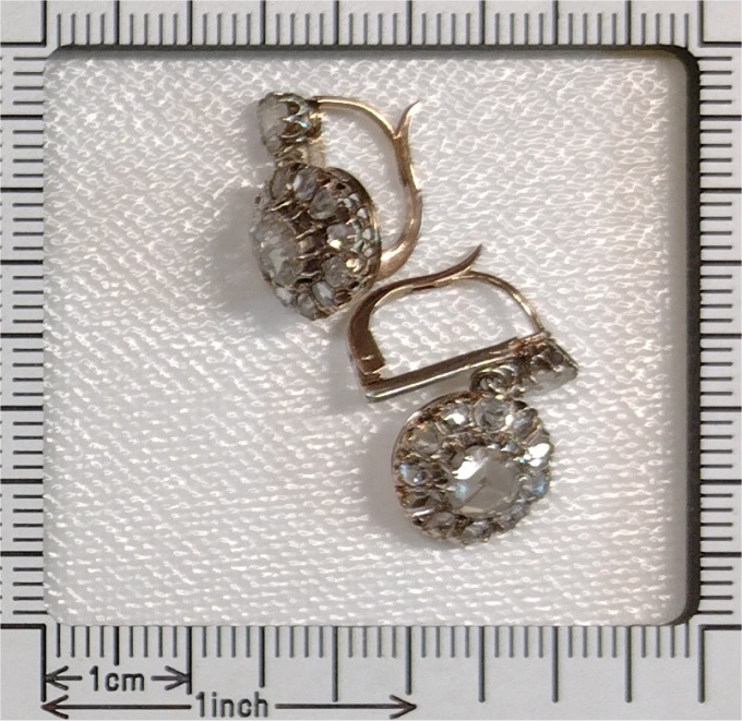 Vintage antique diamond earrings with rose cut diamonds by Onbekende Kunstenaar