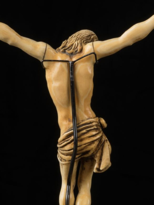 19th C Very Finely Carved ivory Crucified Christ, Signed Migeon. by Artista Desconocido