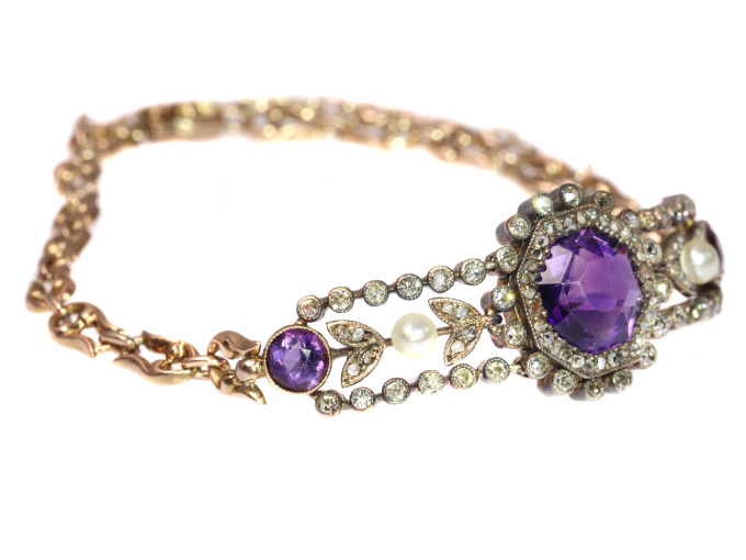 Antique gold bracelet with amethyst diamonds and pearls by Artista Sconosciuto