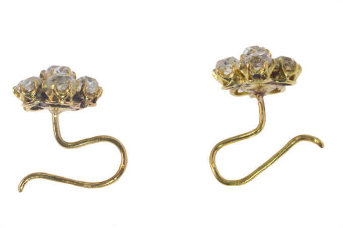 Vintage antique diamond earstuds with old mine brilliant cut diamonds by Onbekende Kunstenaar