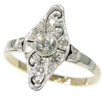 Art Deco diamond engagement ring by Artista Desconocido
