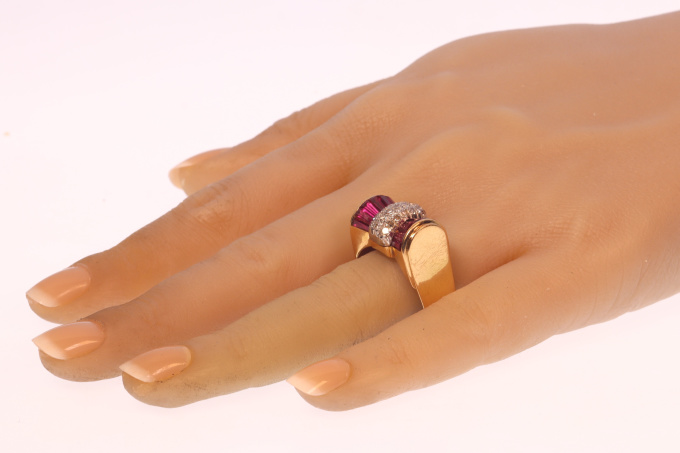 Strong design vintage Retro bow tie ring with rubies and diamonds by Artista Sconosciuto
