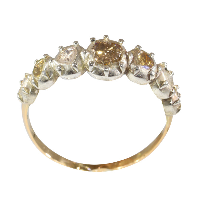 Antique diamond inline ring by Artista Sconosciuto