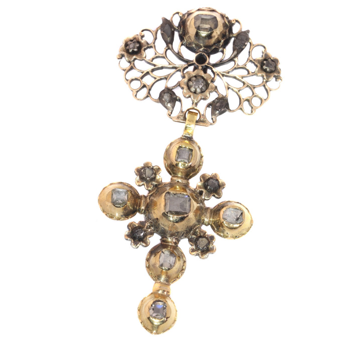 Solid gold mid 18th century cross with table cut rose cut diamonds by Onbekende Kunstenaar